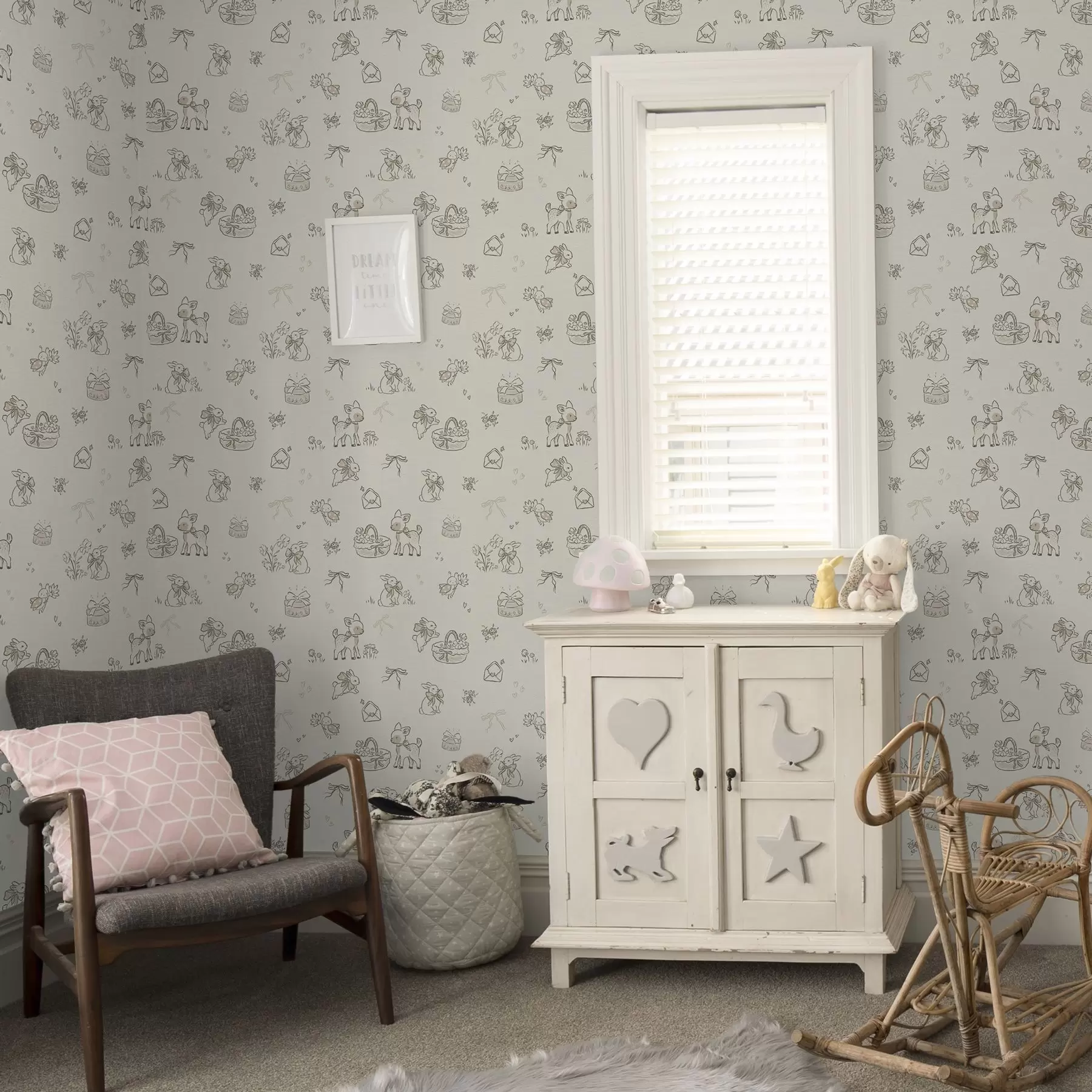 Шпалери Мила лісова сцена з оленями, кроликами та бджолами a00215