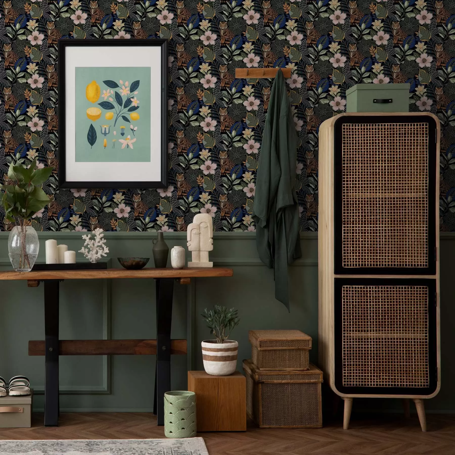 Шпалери Тигри серед яскравих тропічних квітів і листя a00426