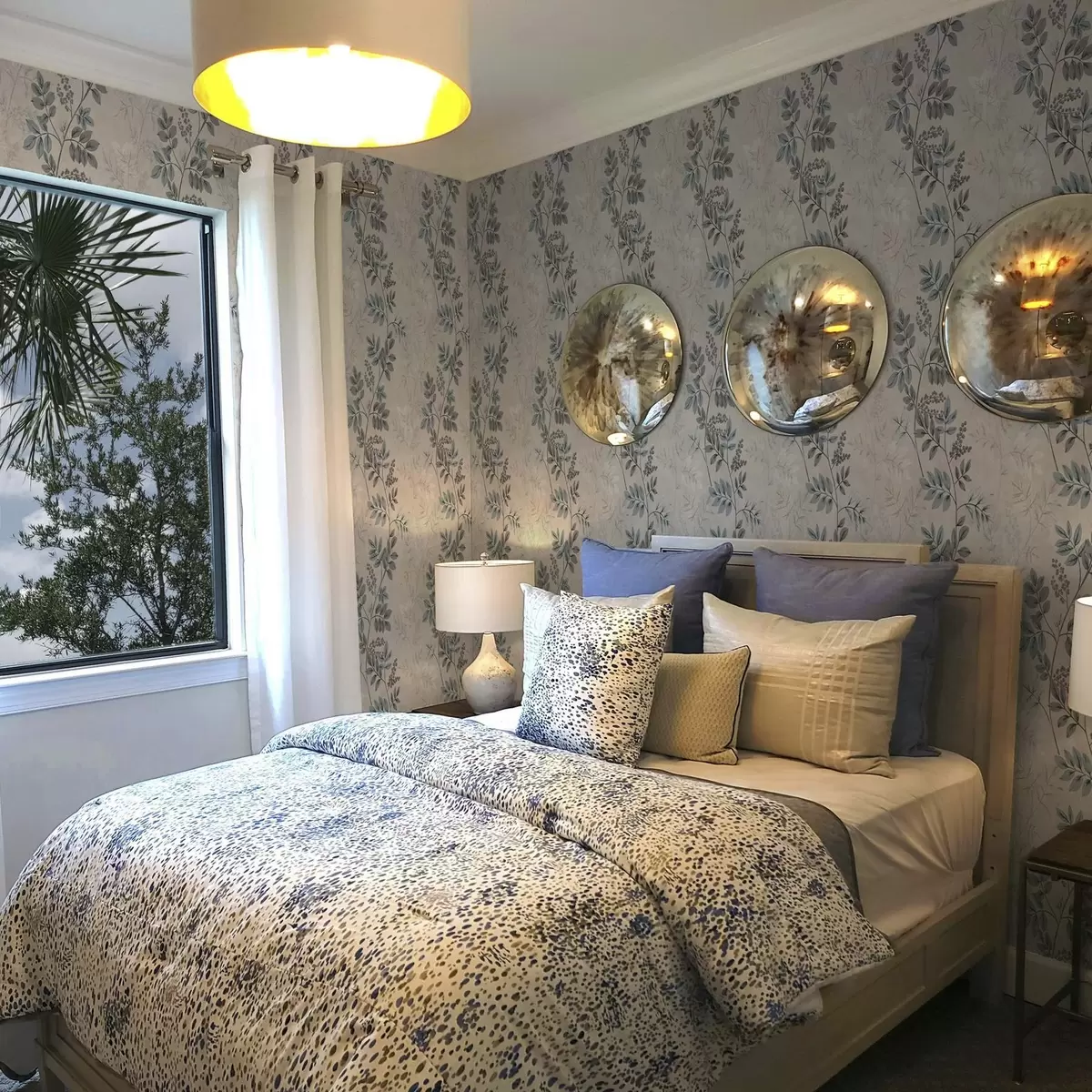 Шпалери Ягідні гілки в пастельних відтінках з сіро-блакитним листям a00443