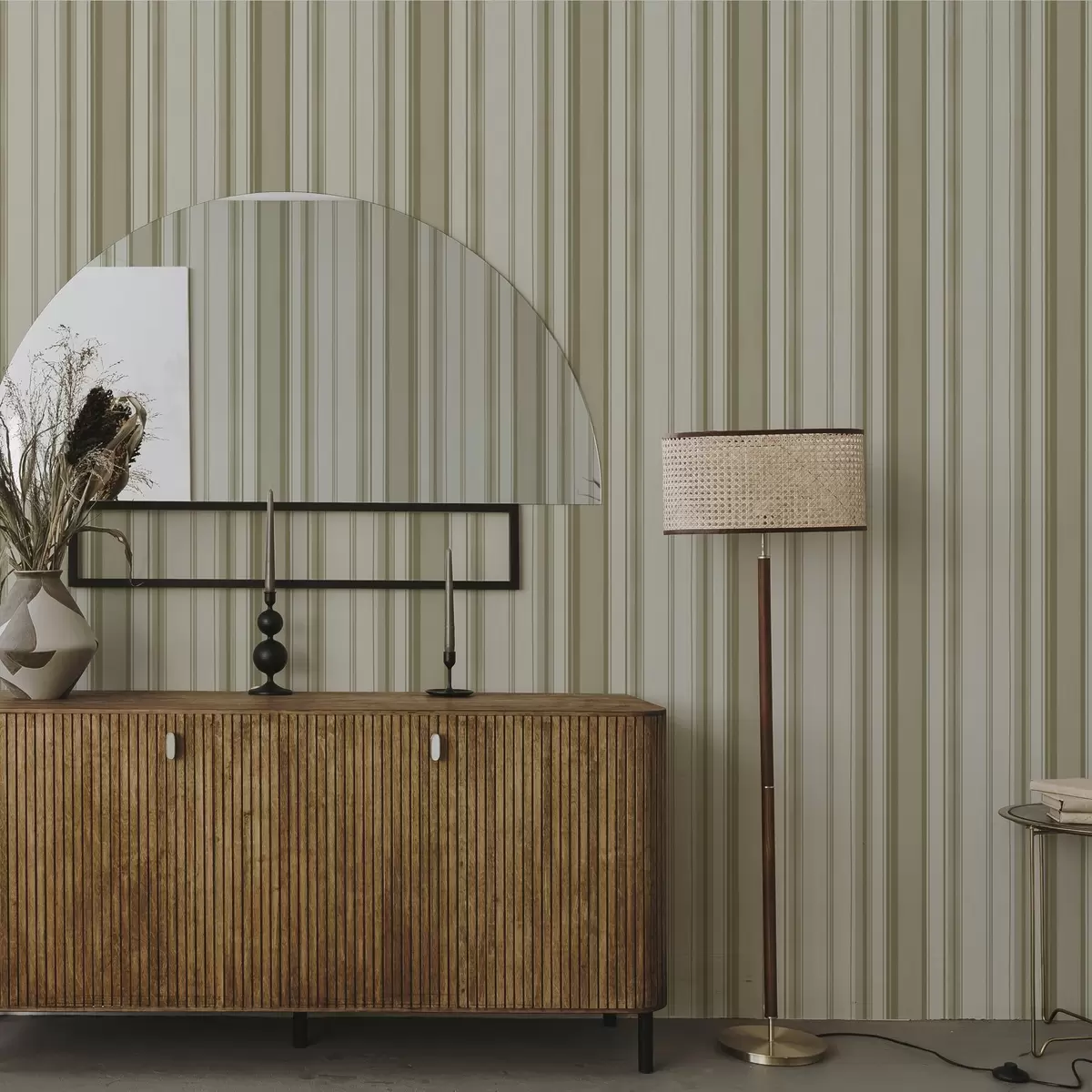 Шпалери Кремове тло з сіро-бежевими вертикальними смугами a00564