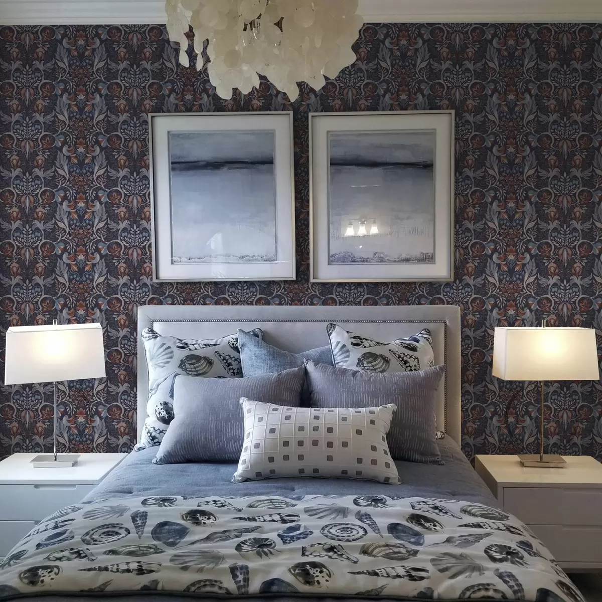 Шпалери Народні квіти та птахи на темно-синьому тлі a00502