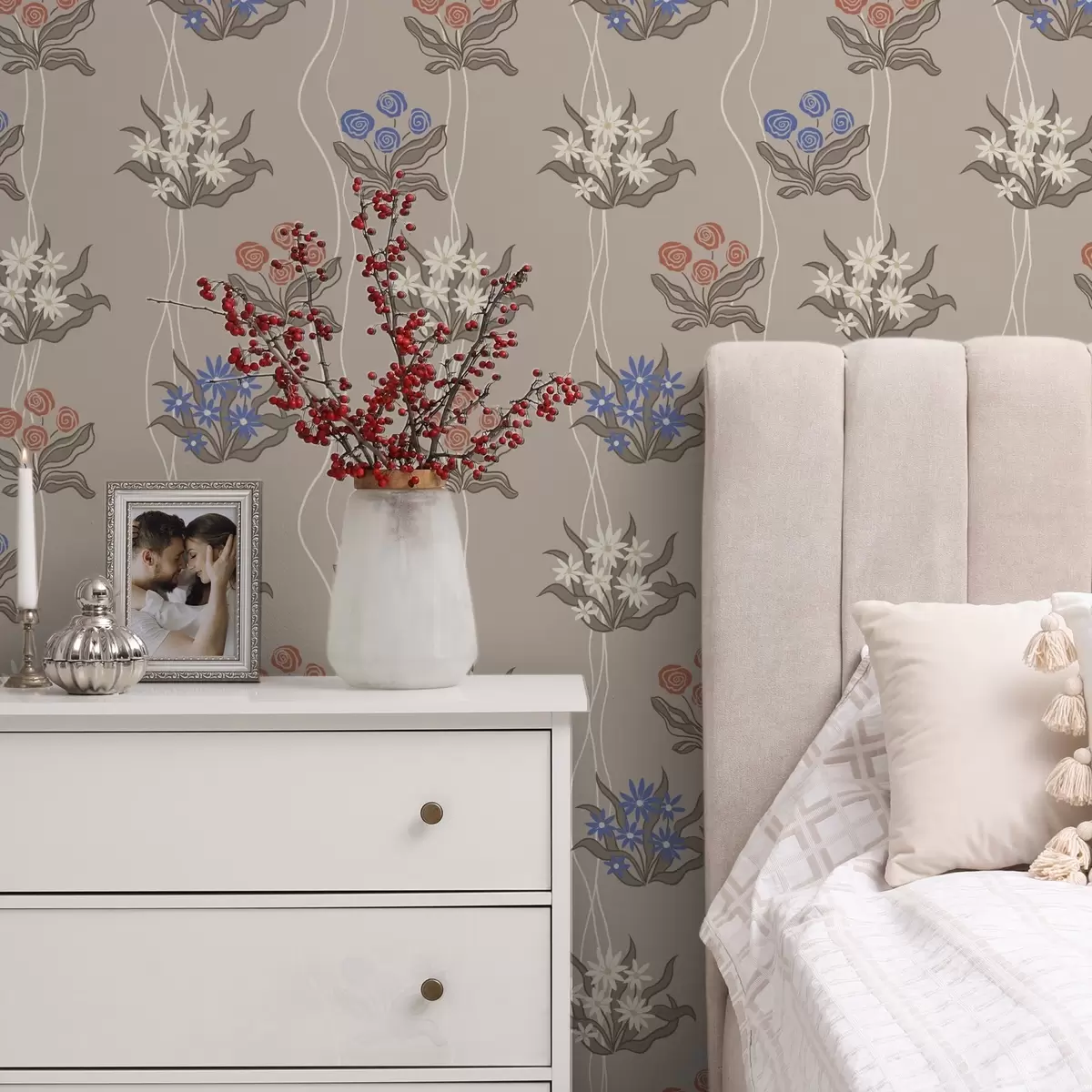 Шпалери Ретро квіти з хвилястими лініями на теплому бежевому тлі a00503