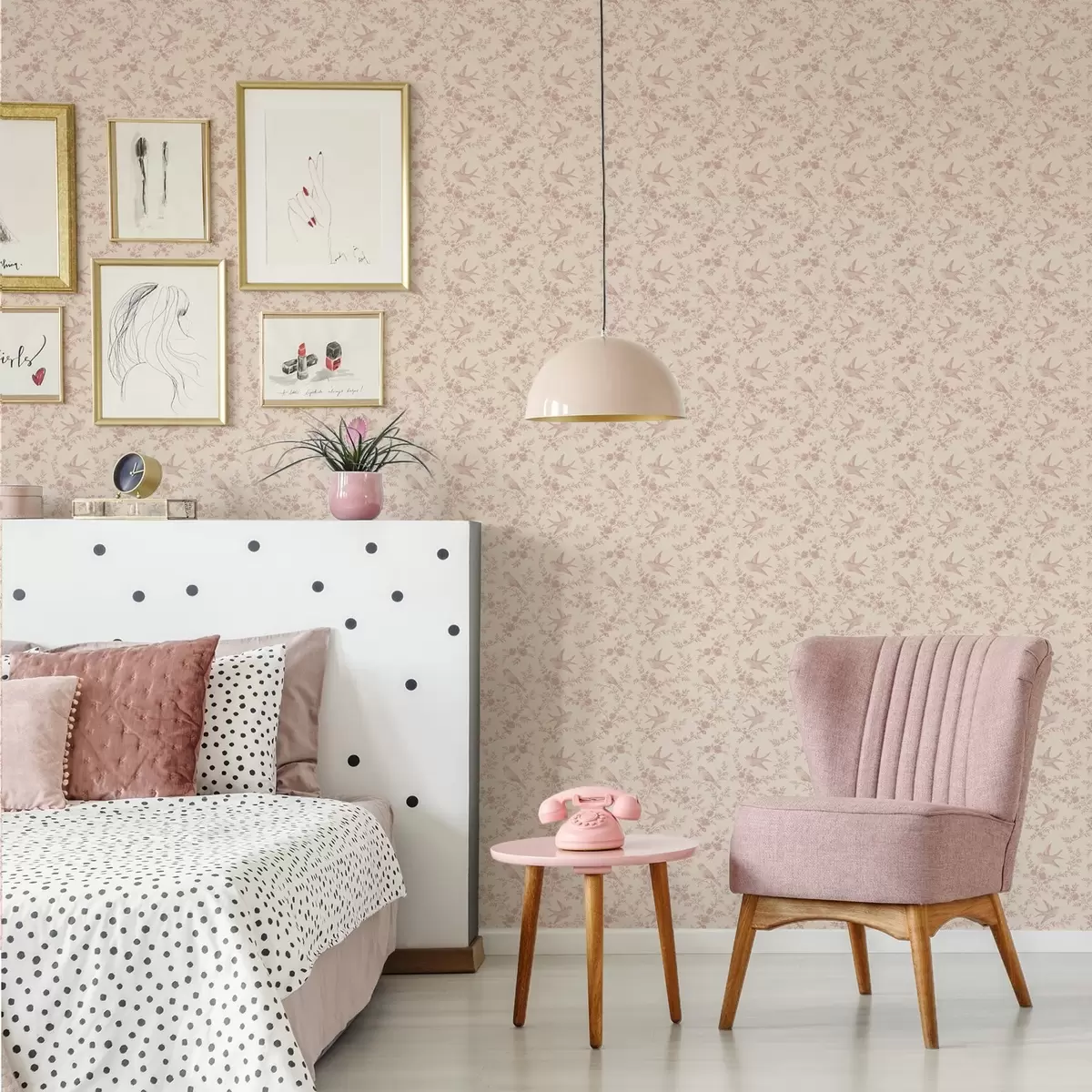 Шпалери Птахи і троянди, вінтажний візерунок на пудрово-рожевому тлі a00587