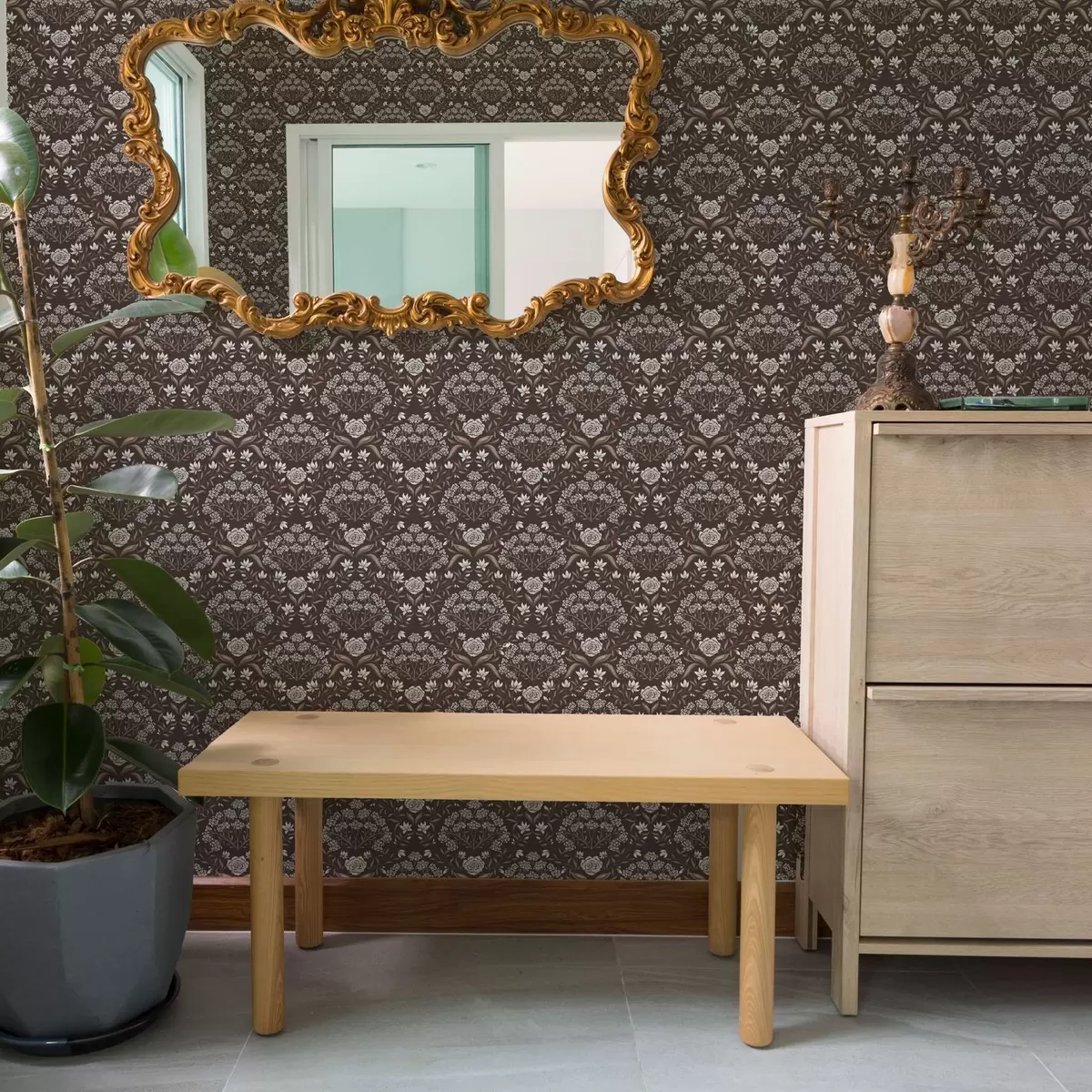 Шпалери Темний шоколадний дамаск з півоніями та пролісками a00603v2