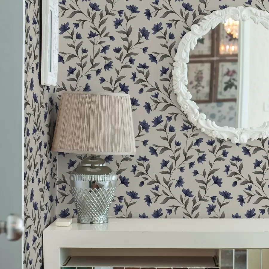 Шпалери Дзвіночки та сіра зелень на світлому тлі a00622v1