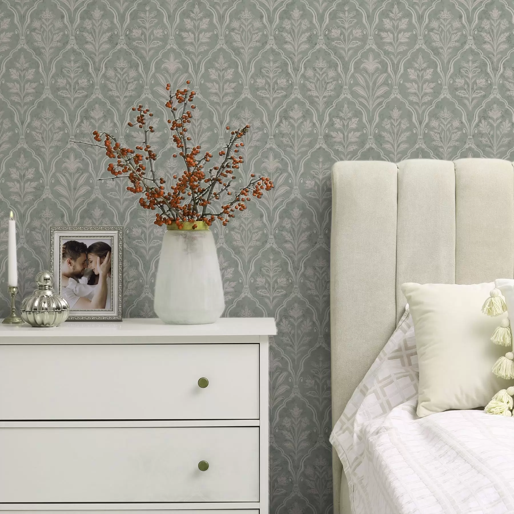 Шпалери М'ятний дамаск з витонченими квітковими медальйонами a00741