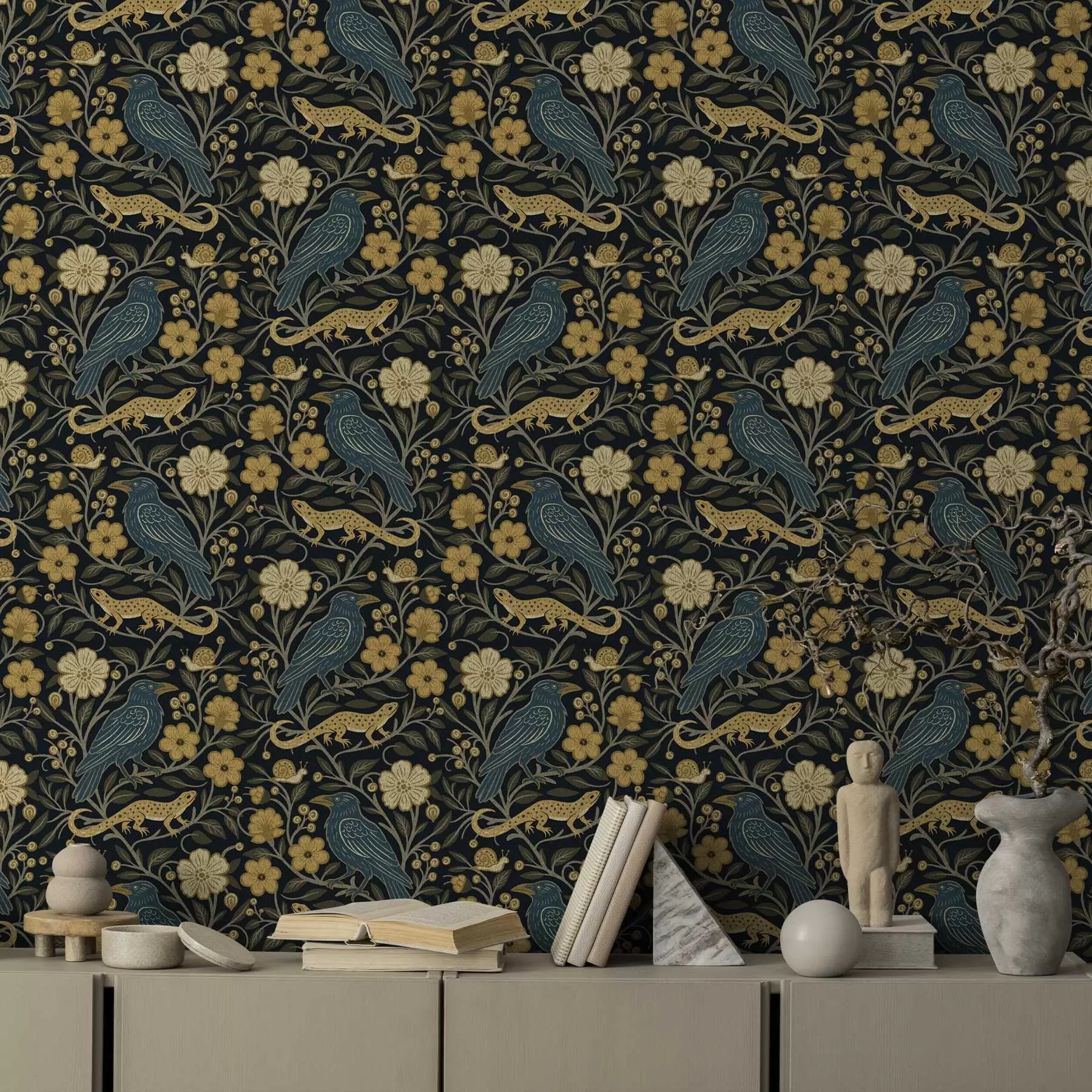 Шпалери Птахи, ящірки та равлики серед квітів на темному тлі a00691