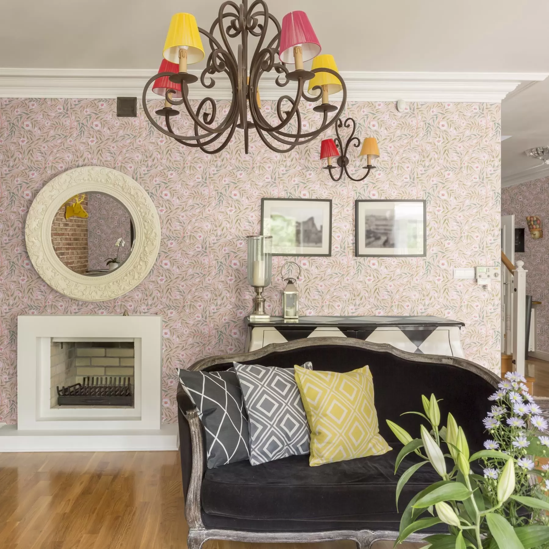 Шпалери Ніжні рожеві квіти та м'які листя на пастельному тлі a00788