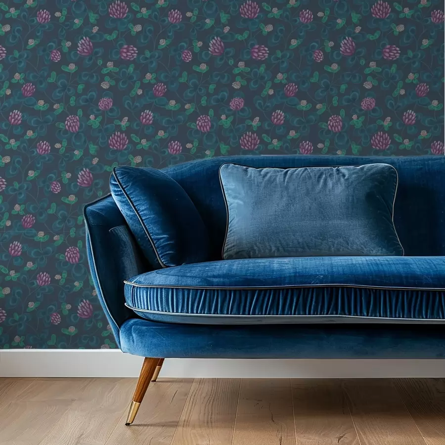 Шпалери Конюшина з фіолетовими квітами на темно-синьому тлі a00836