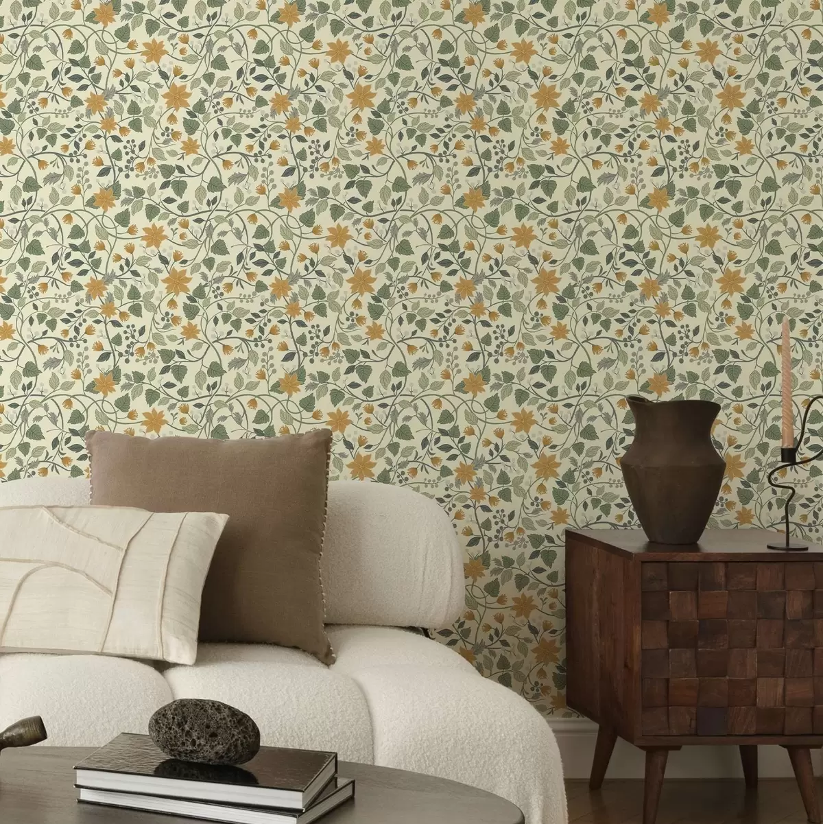 Шпалери Лазячи по квіткових гілках з жовтими квітами та ягодами a00750