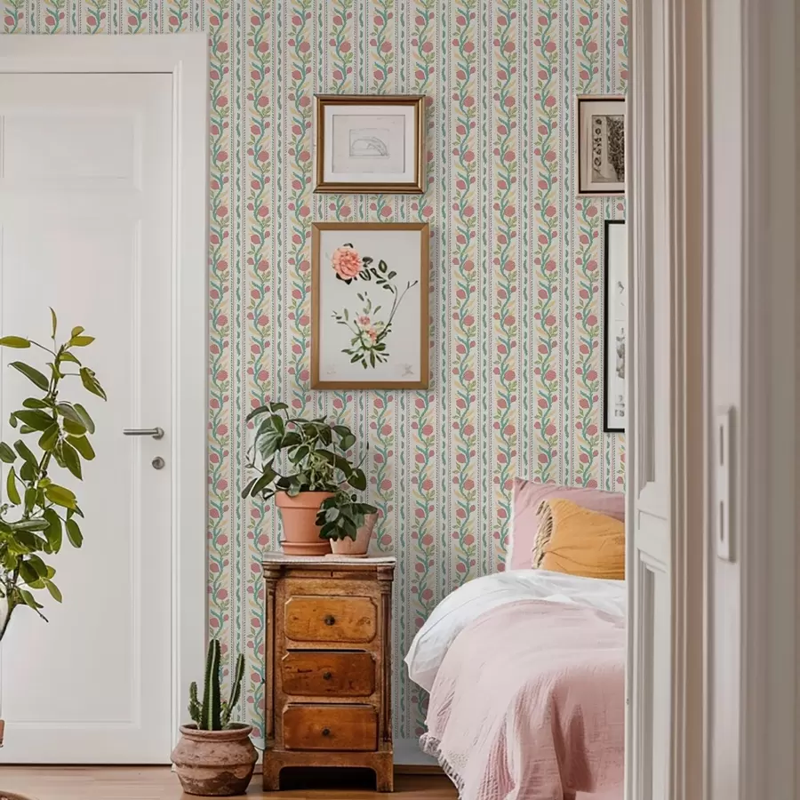 Шпалери Смужки з кораловими бутонами на світло-кремовому тлі a00816v1