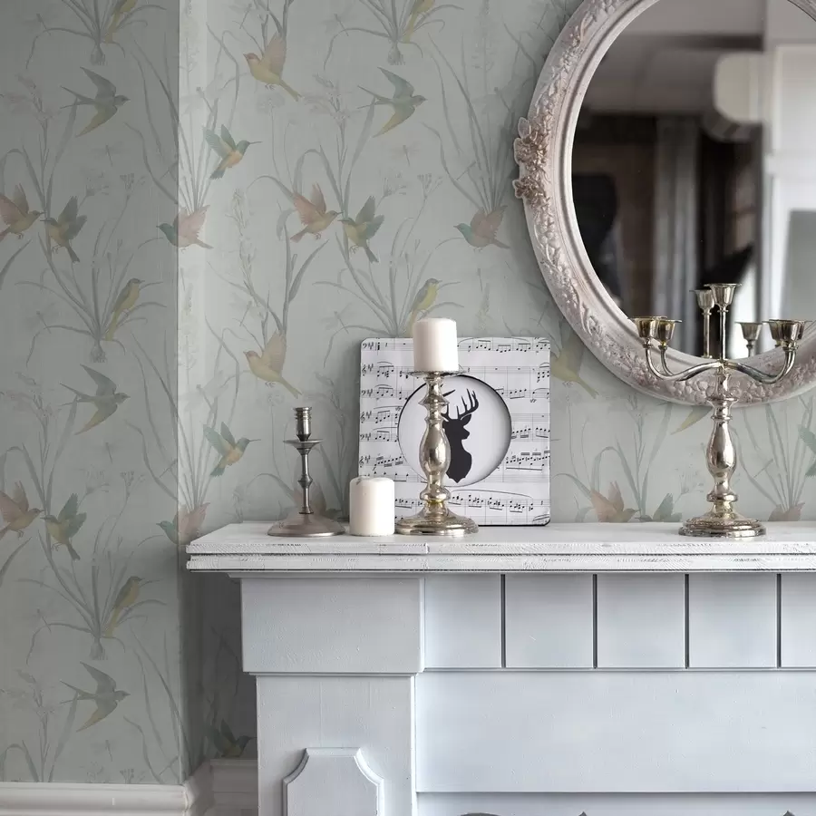 Шпалери Птахи серед лугової трави на світло-сірому тлі a00776v1