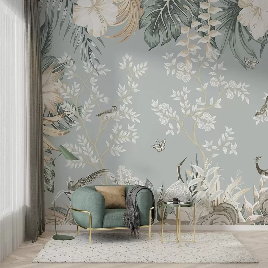 Шпалери Тропічна текстурована пастельна картина з птахами, метеликами, квітами гібіскуса, пальмовим листям і деревами на світло-блакитному тлі w09528