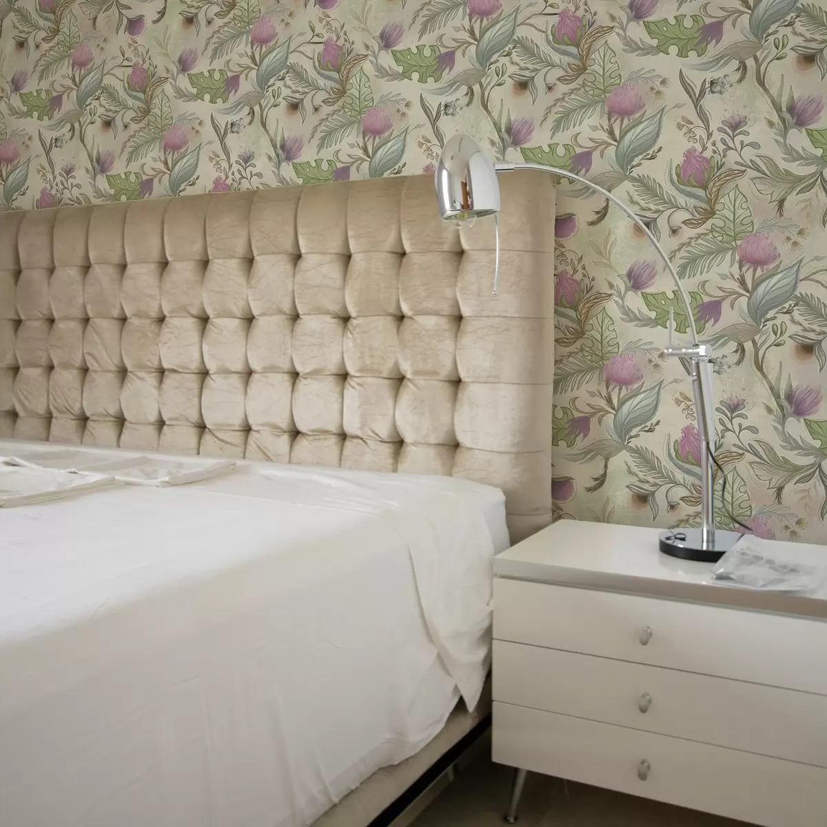 Шпалери Бутони бузку та ніжна зелень на кремовому тлі a00930v2
