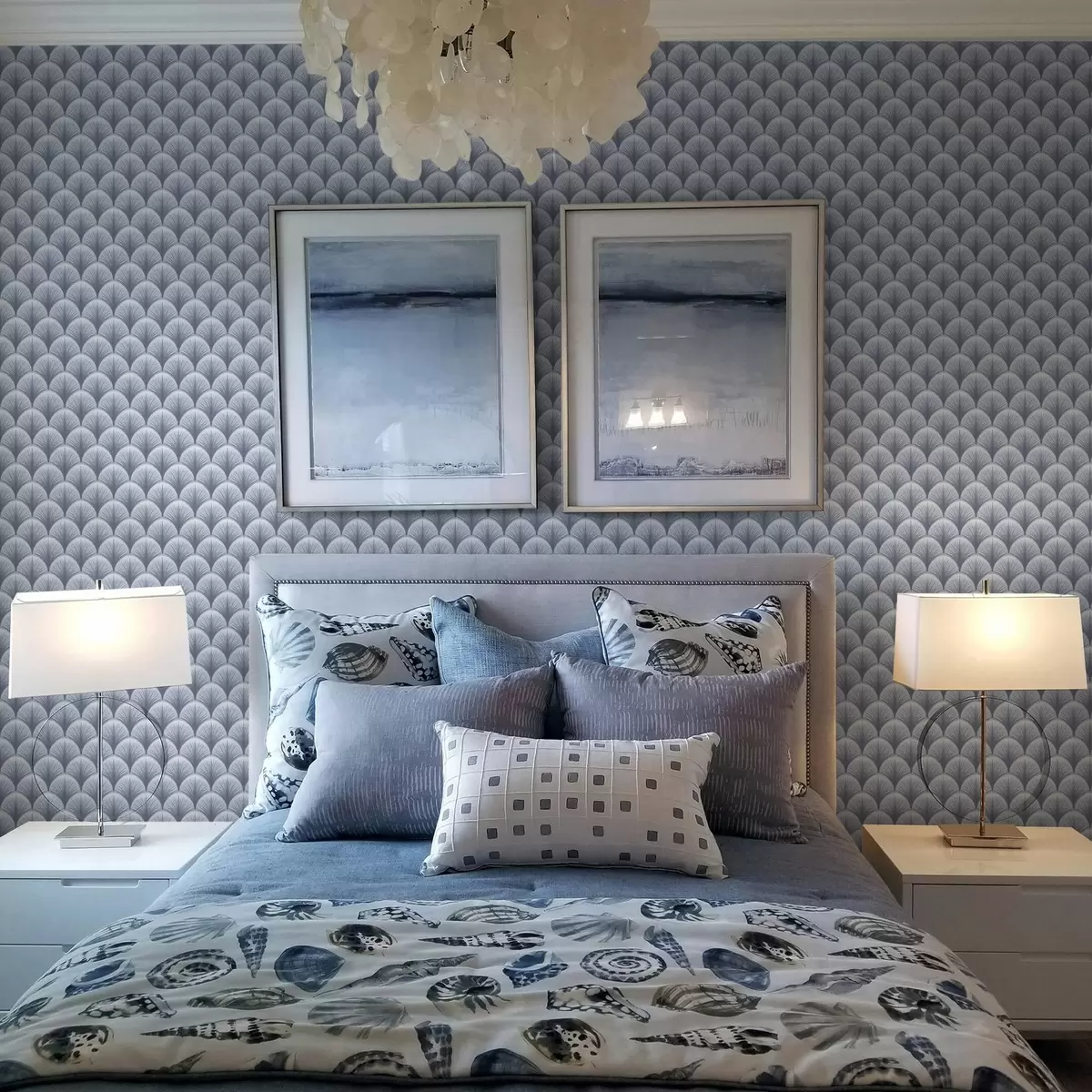 Шпалери Сині арки з променями на світло-блакитному тлі a00978v1