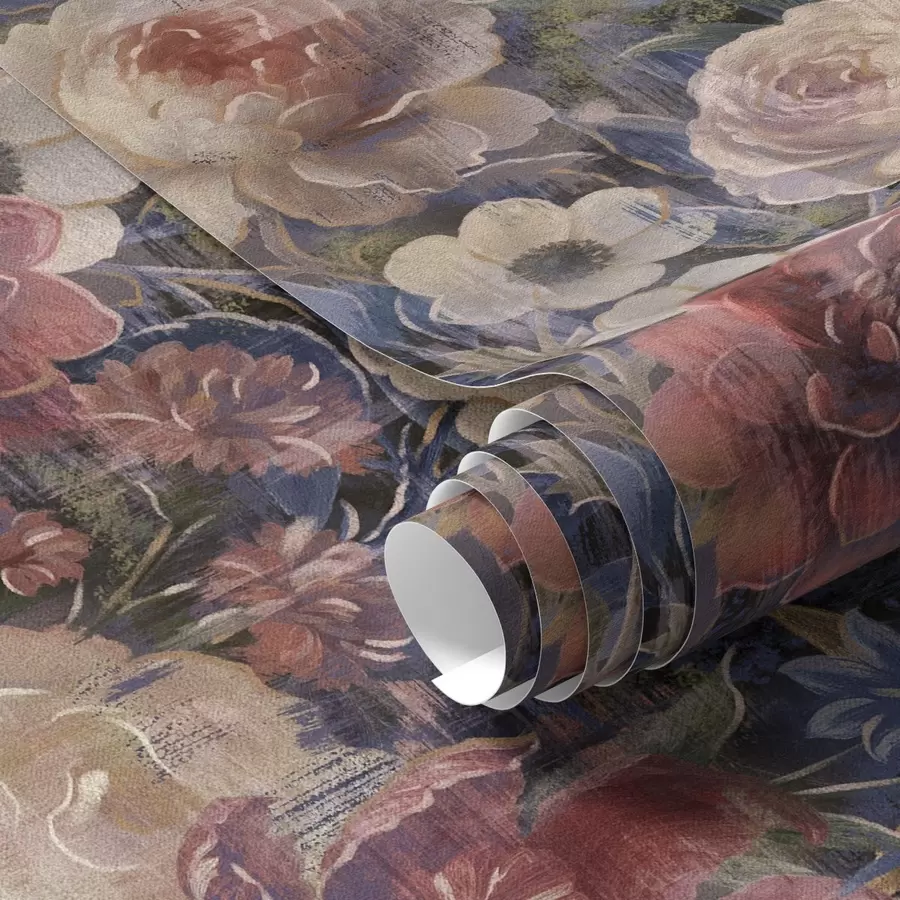 Шпалери Живописний букет великих квітів на глибокому індиговому тлі a01021