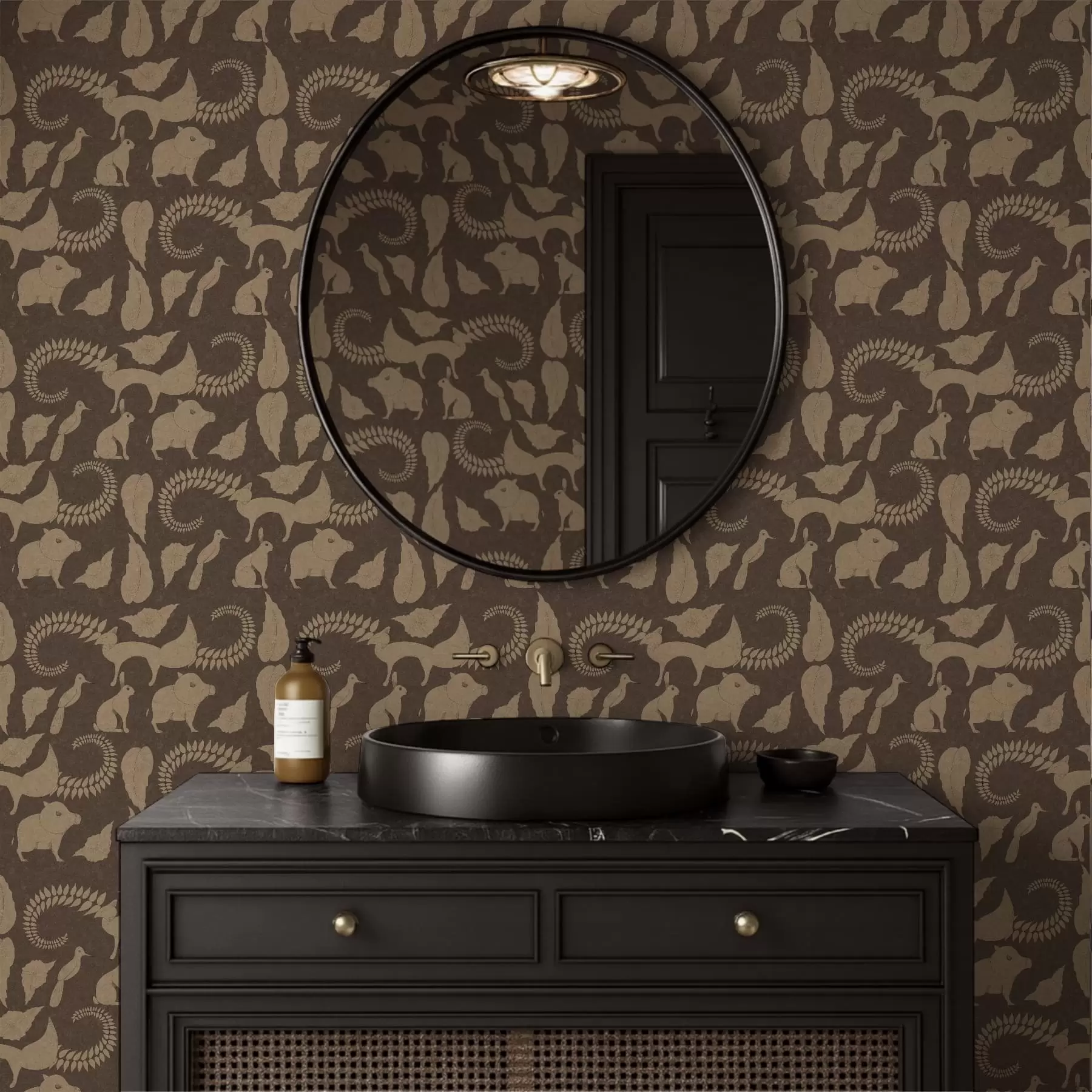 Шпалери Лісовий візерунок з тваринами на коричневому тлі a01121